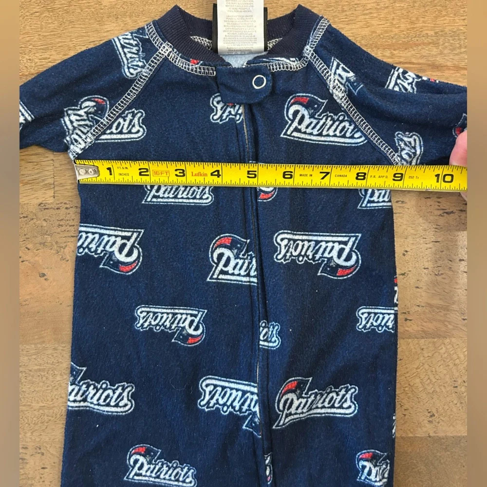 New England Patriots Baby Sleeper Size 0-3m - Picture 4 of 5
